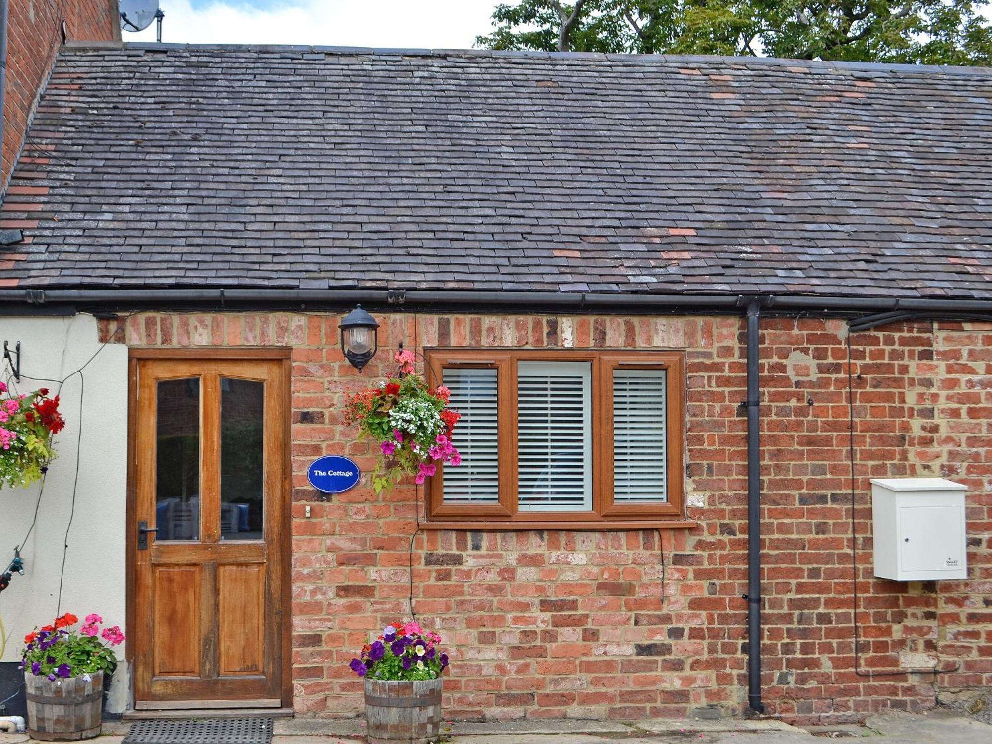 The Cottage Cheltenham Exterior photo